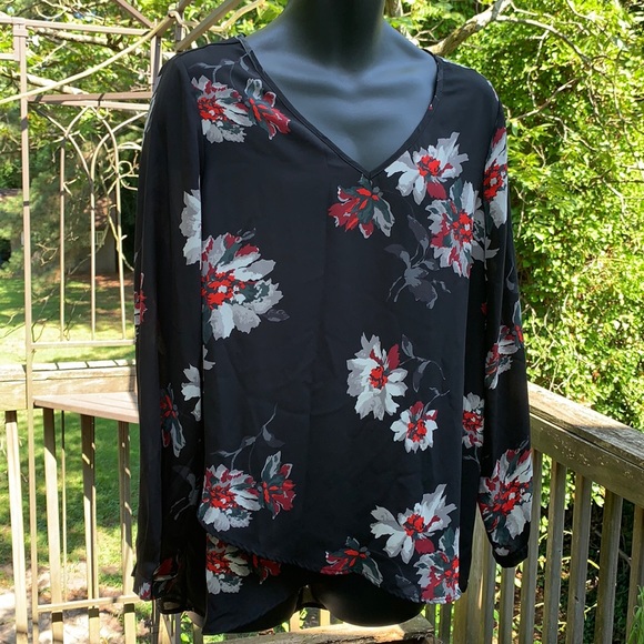 Chelsea & Theodore Tops - Chelsea and Theodore black & red  L/S top sz L